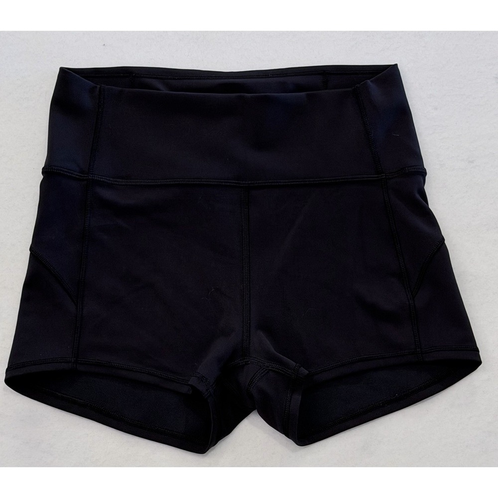 Lululemon In Movement Short 2.5" Womens 6 Black Gym Yoga Athletic Biker Shorts